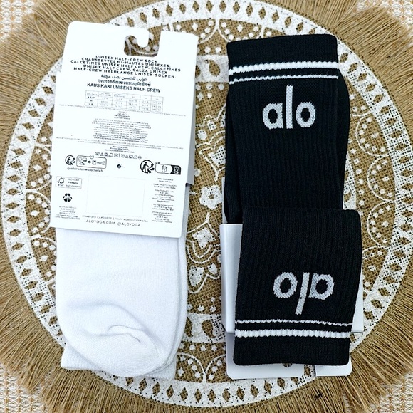 NWT ALO Yoga Athletic Half-Crew Sock Duo - Picture 2 of 13